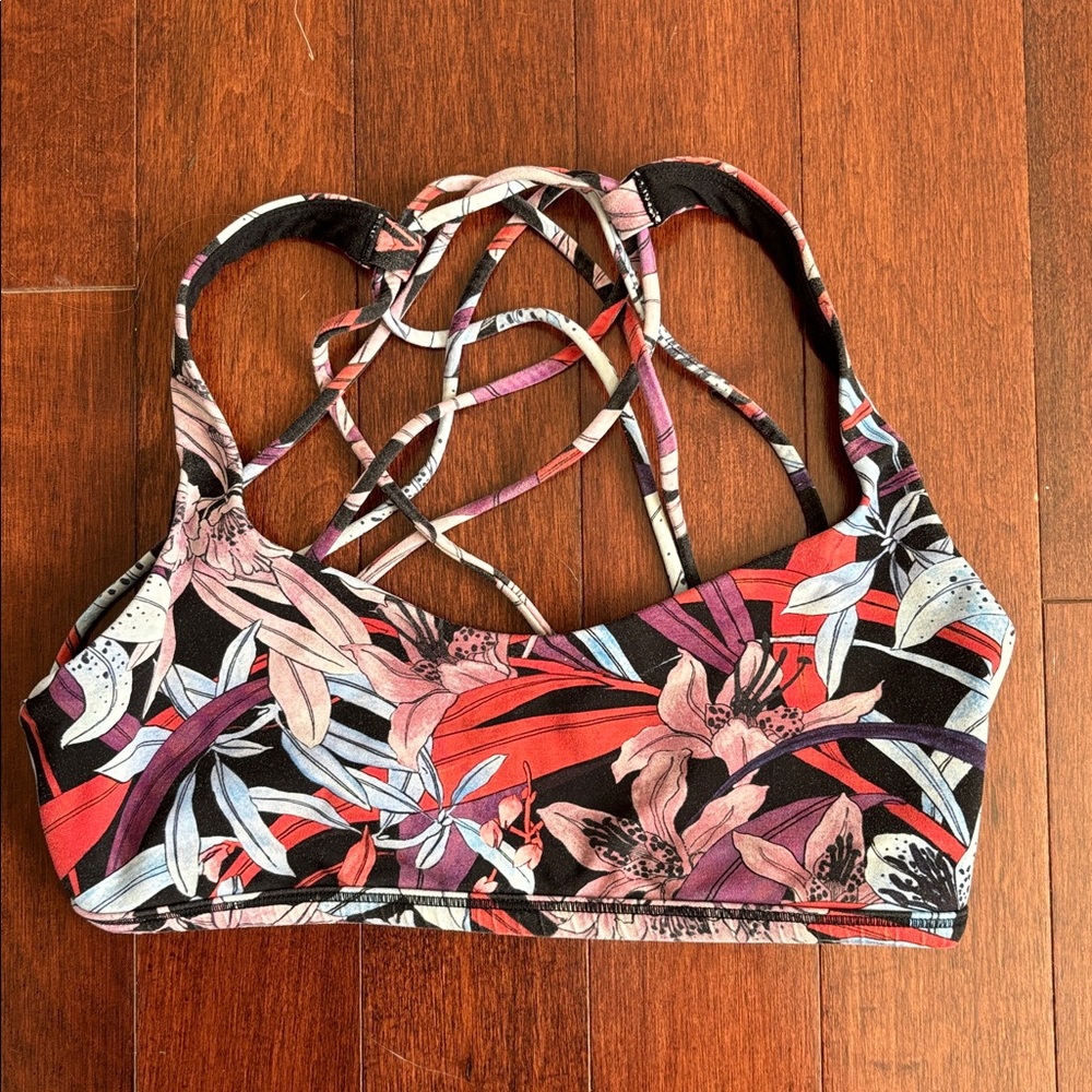 Lululemon sports bra